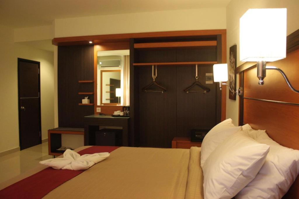 Travello Hotel Manado Kültér fotó