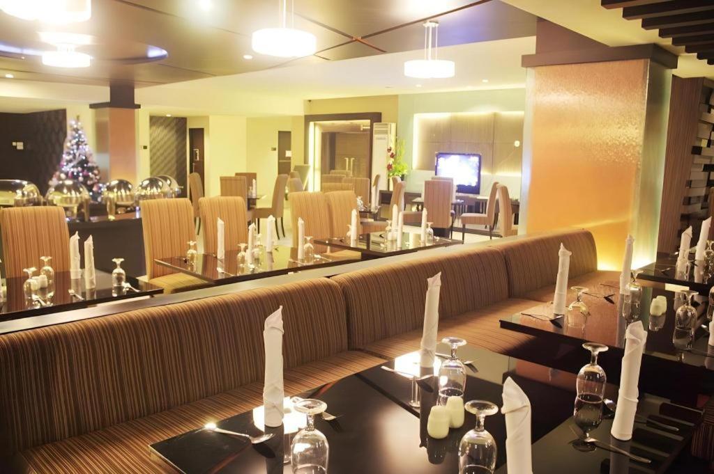 Travello Hotel Manado Kültér fotó
