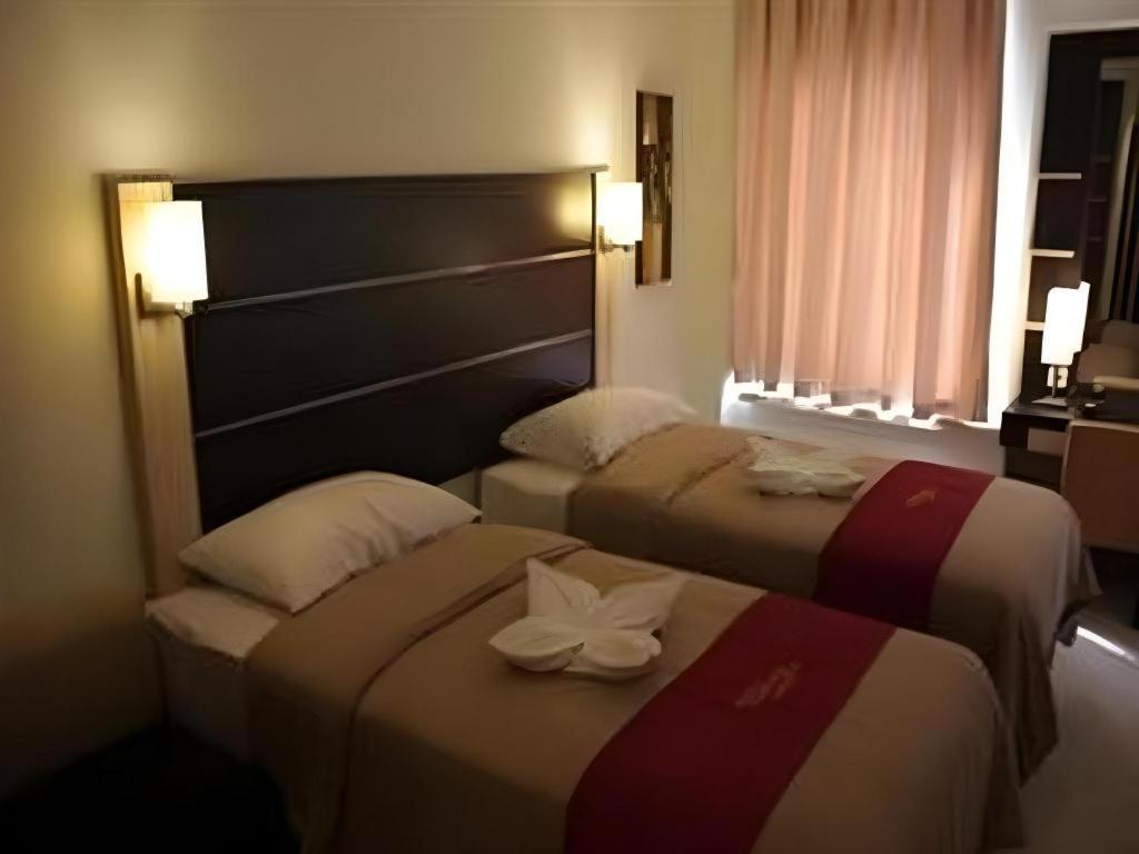 Travello Hotel Manado Kültér fotó