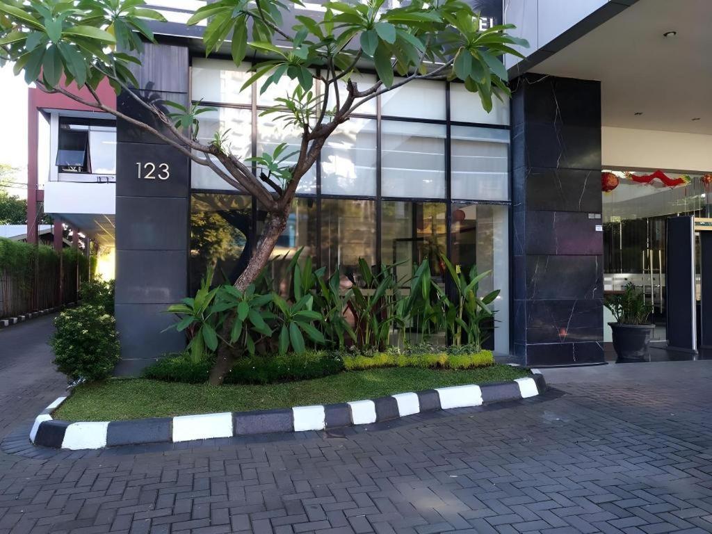 Travello Hotel Manado Kültér fotó