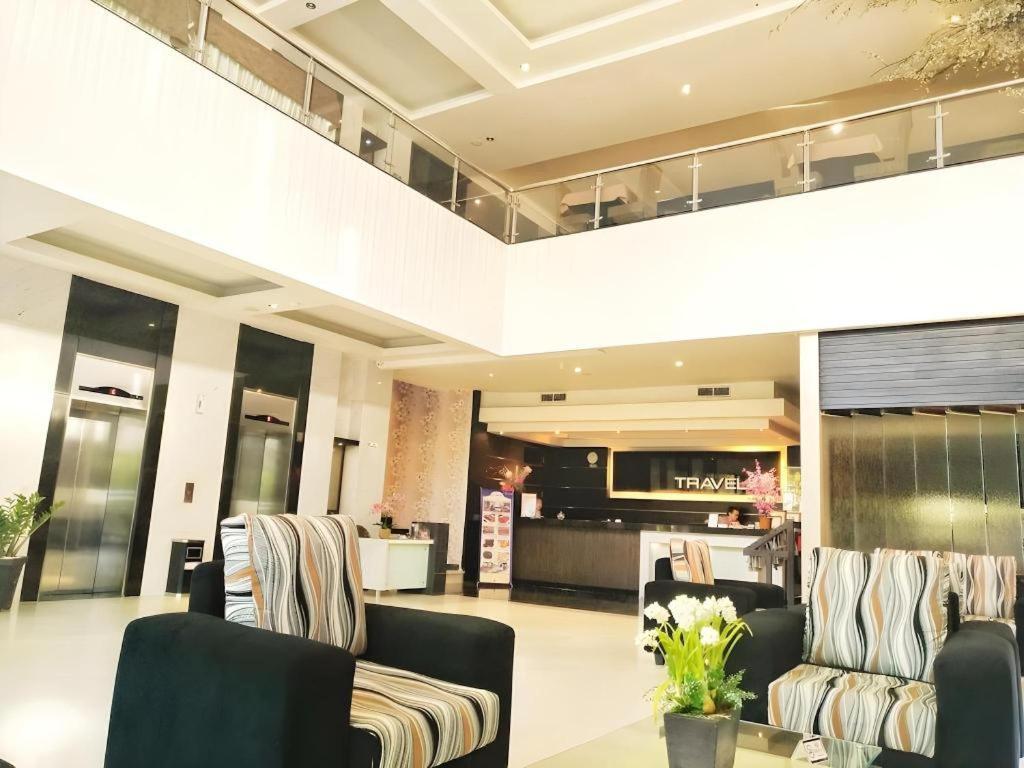 Travello Hotel Manado Kültér fotó