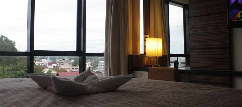 Travello Hotel Manado Kültér fotó